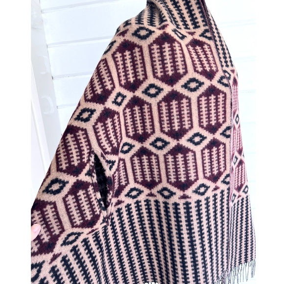 MADEWELL 100% Wool Fringed Wrap Poncho in Tribal Pattern - 72"L x 28.5"W - Picture 5 of 7